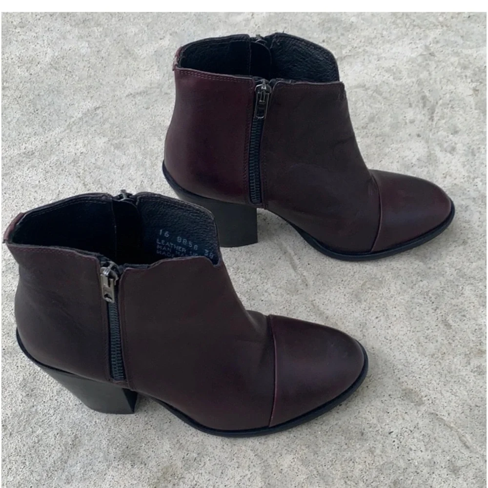 BOEMOS Women's Burgundy Heeled Ankle Bootie Size EU 38/8